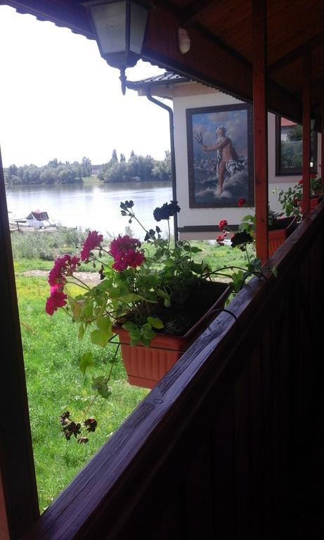 B&B Posejdon Sremska Mitrovica Exterior photo
